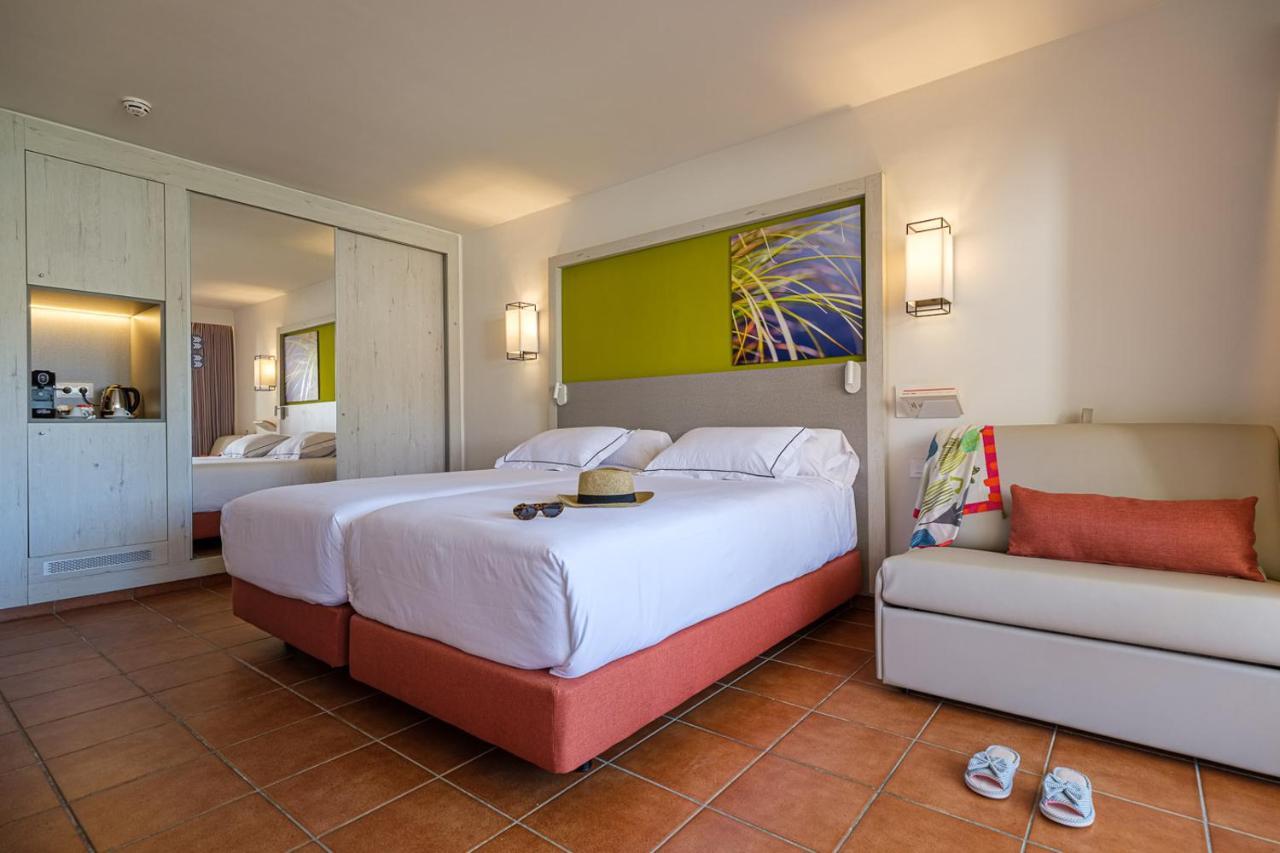 Oassium Hotel - Adults Only Ла Пинеда Екстериор снимка