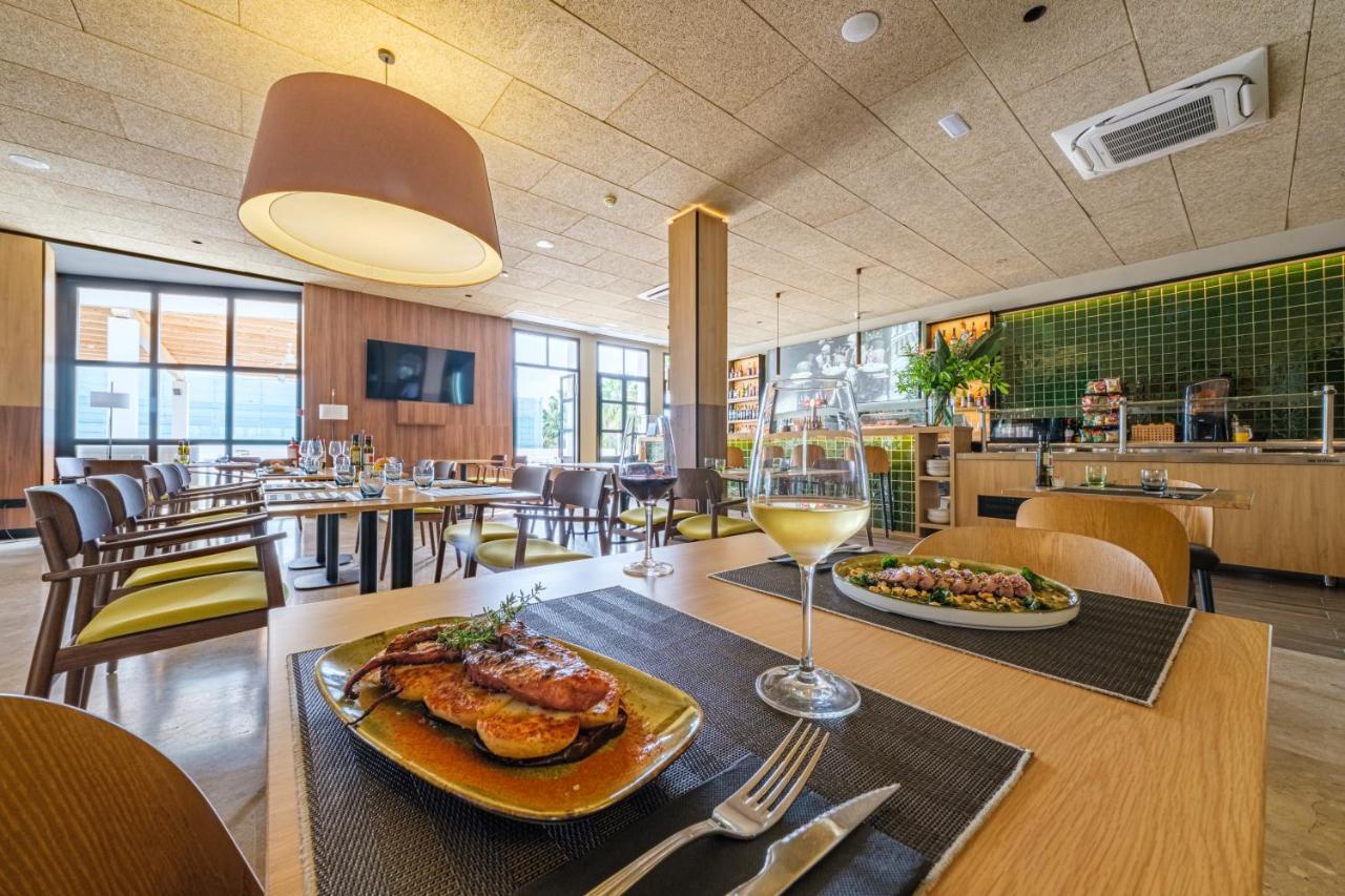 Oassium Hotel - Adults Only Ла Пинеда Екстериор снимка